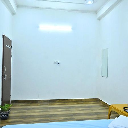 Pitambara Dham 호텔 Vrindāvan 외부 사진