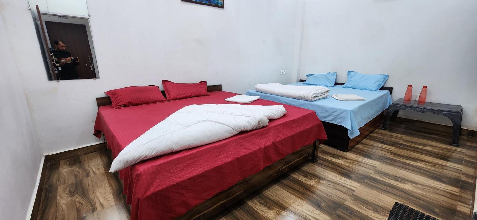 Pitambara Dham 호텔 Vrindāvan 외부 사진